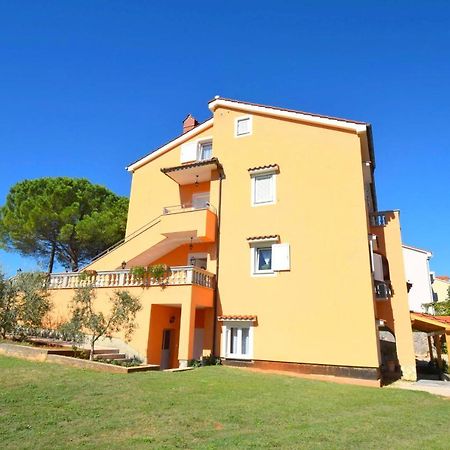 Apartments Mladenka Malinska Exterior photo